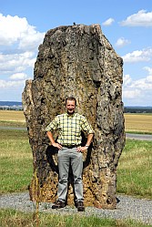 Benzingerode - Menhir und Fotograf