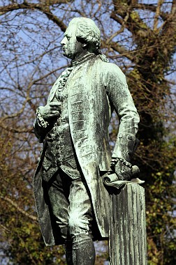 GaussDenkmal und LessingDenkmal in Braunschweig (Bilder)